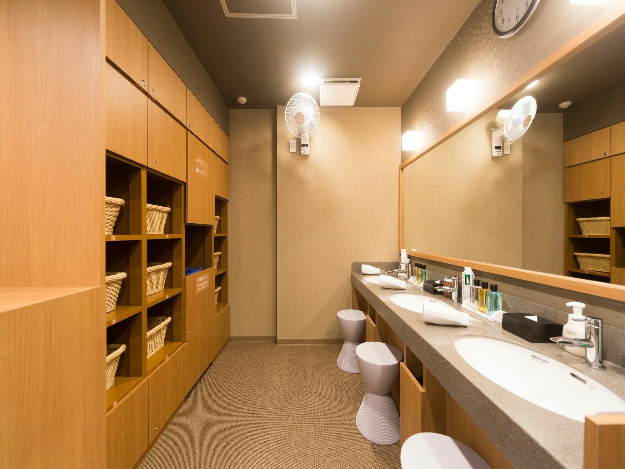 Global Suidobashi Hotel cápsula 2*