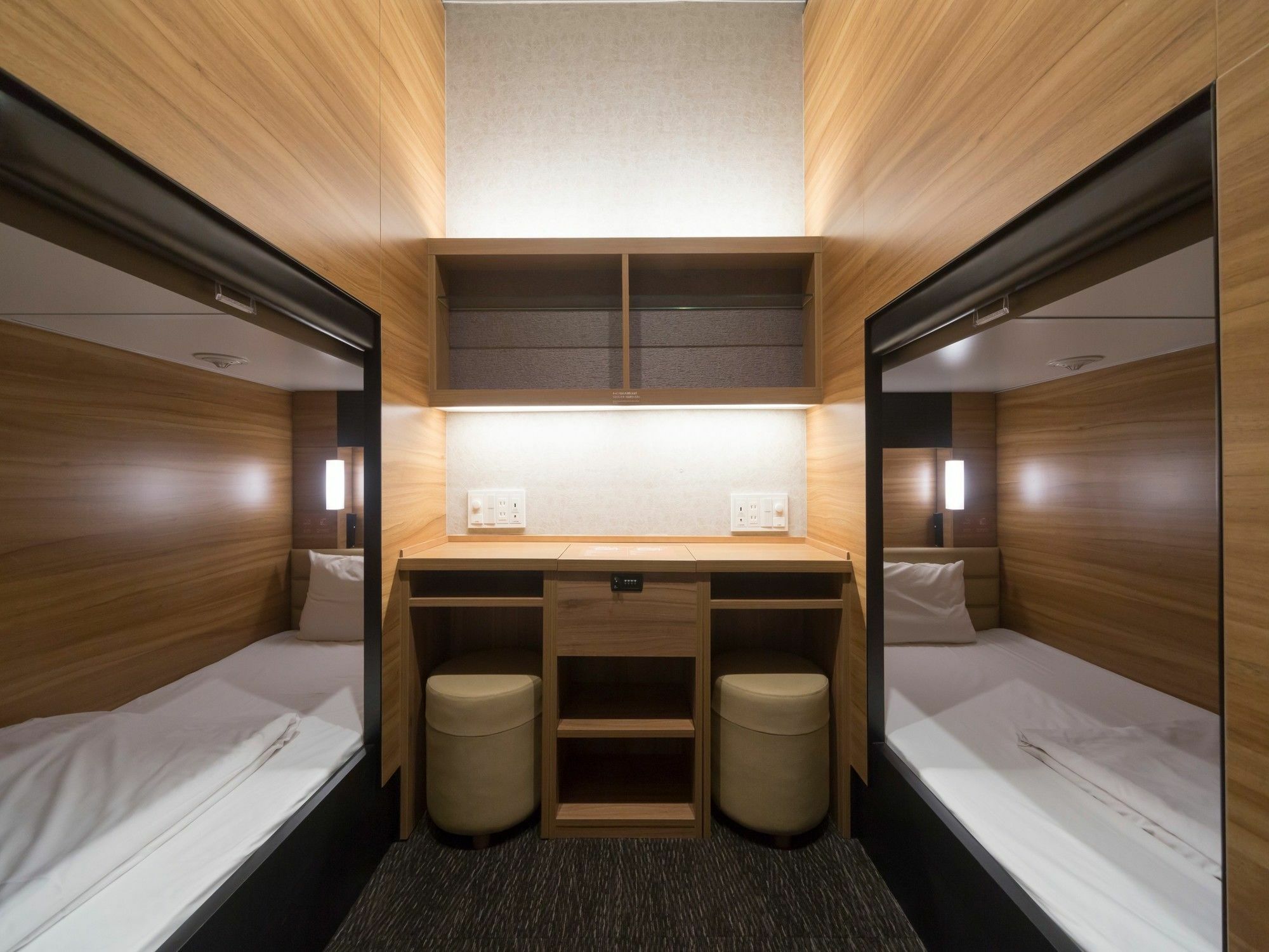 Hotel cápsula Global Suidobashi Tokio
