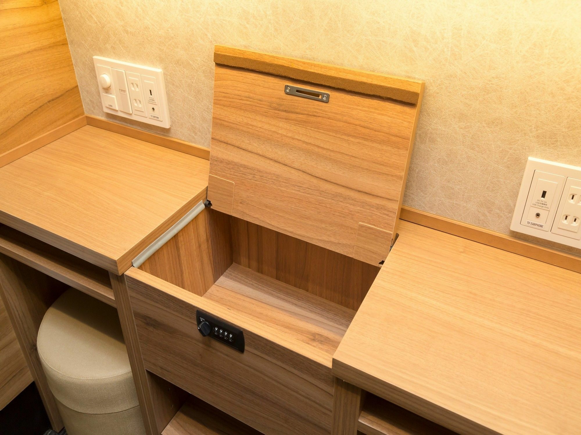 Hotel cápsula Global Suidobashi Tokio